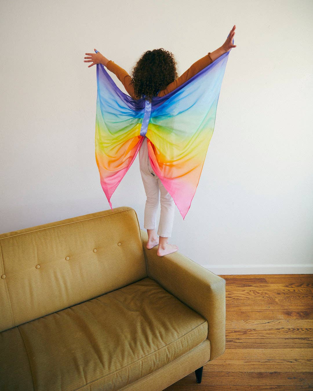 Sarahs Seiden-Regenbogenflügel aus Seide – für Feen-Verkleidungsspiele – MamaMilla