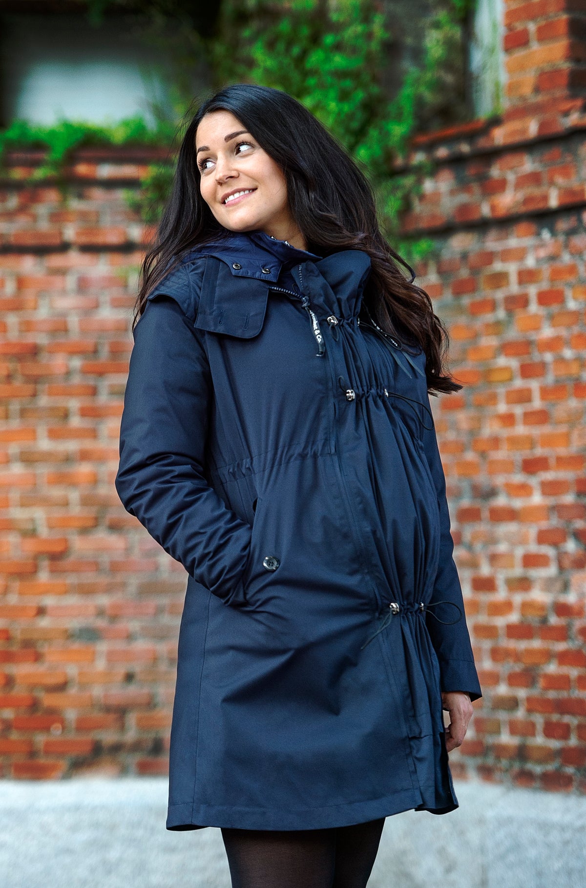 Wombat & Co. KOWARI 4-in-1 Ganzjahres-Umstandsjacke/Tragejacke – Marineblau – Tragejacke – MamaMilla