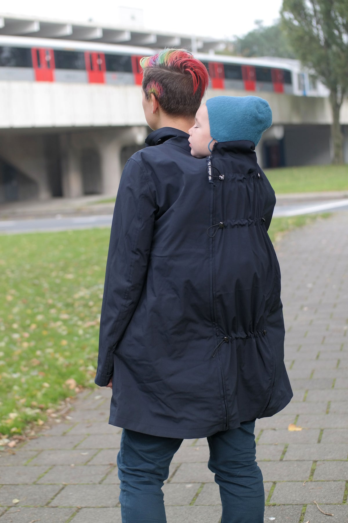 Wombat & Co. KOWARI 4-in-1 Ganzjahres-Umstandsjacke/Tragejacke – Marineblau – Tragejacke – MamaMilla