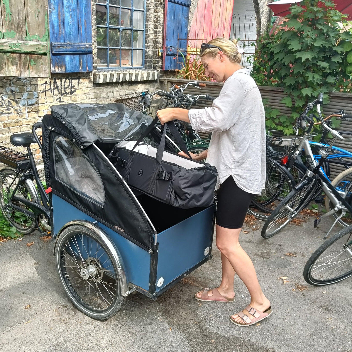 Easygrow Favn Babylift – Schwarz – Softlift – MamaMilla