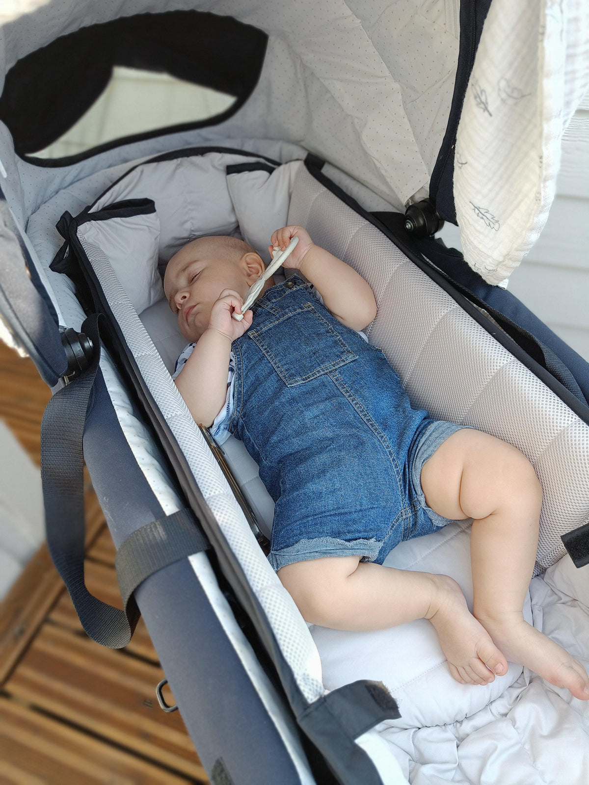 Easygrow Favn Babylift – Schwarz – Softlift – MamaMilla