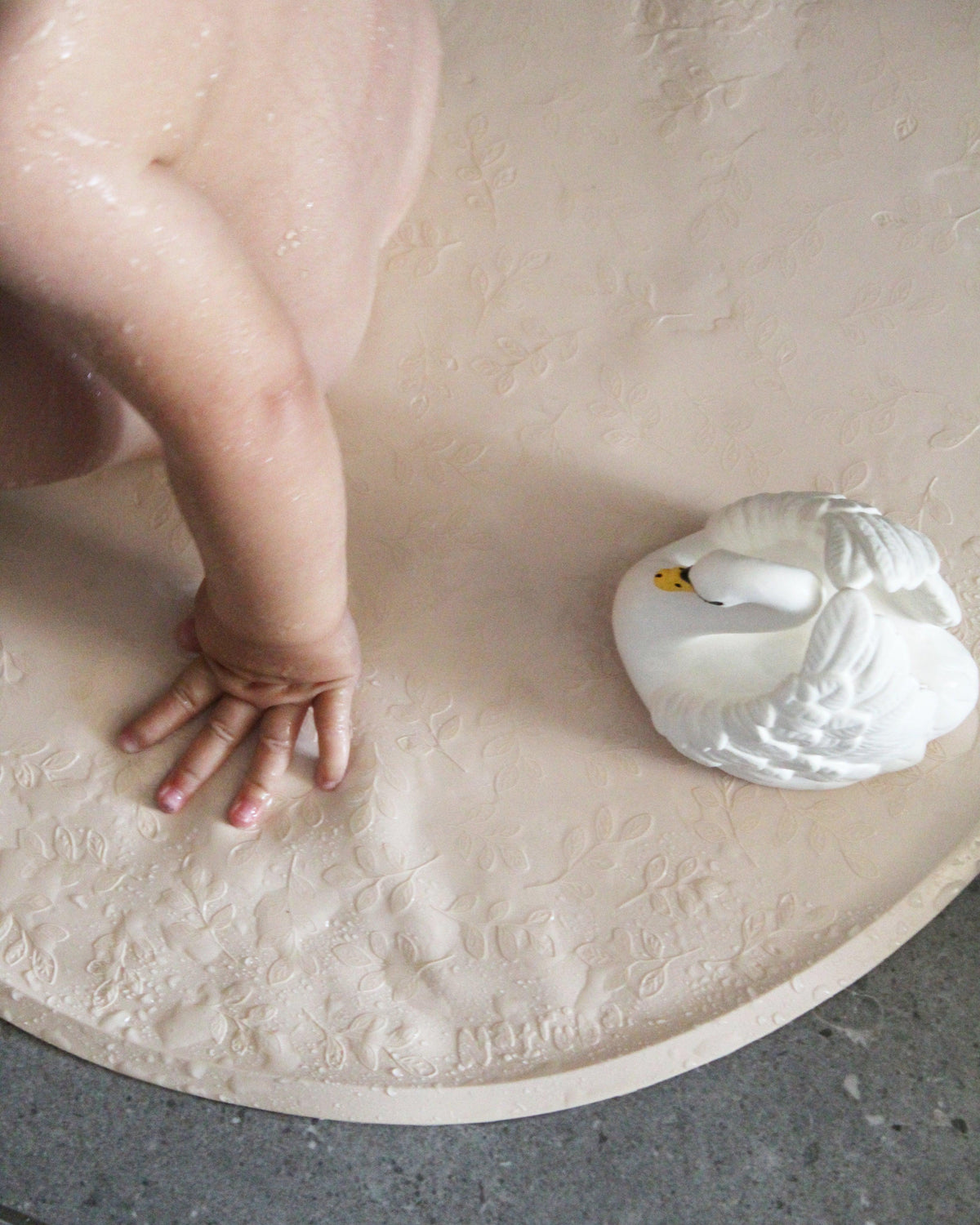 Natruba Badespielzeug aus Naturkautschuk – Schwan – Groß – Badespielzeug – MamaMilla