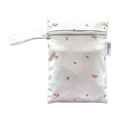 Der schwedische Wald | Kleiner Wetbag: Hopfenblüten weiß - - MamaMilla