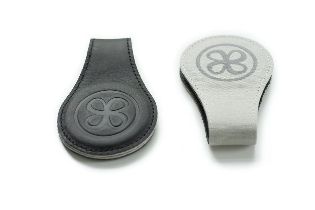 Cloby Magnetischer Wickelclip – Schwarzes Leder – Wickelclips – MamaMilla