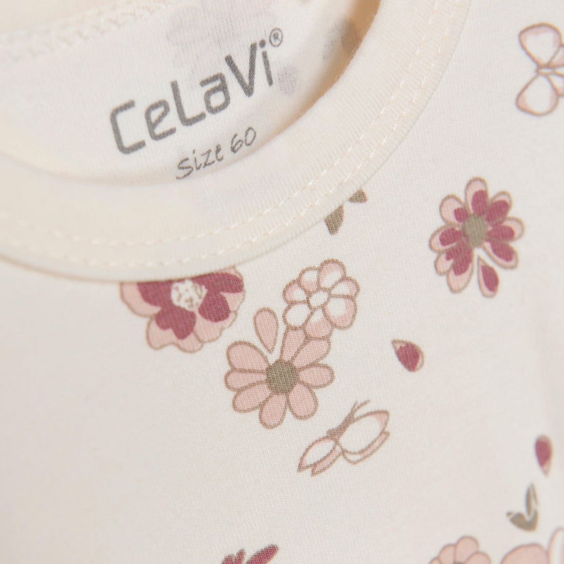 Celavi Overall mit kurzen Ärmeln – Blumenmuster – Rose Cloud – Overall – MamaMilla
