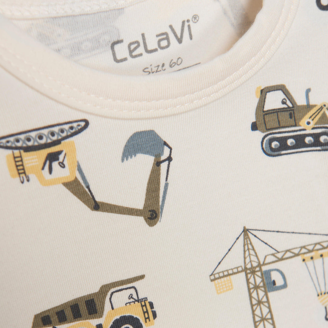 Celavi Overall mit kurzen Ärmeln und Beinen – Arbeitsautos – Aloe – Overall – MamaMilla