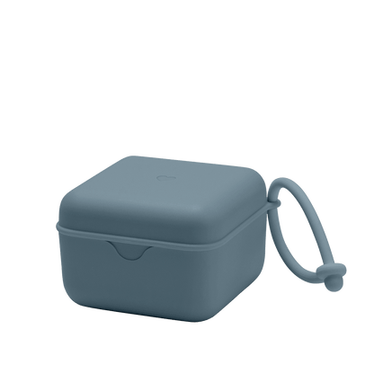 BIBS Schnullerbox „Petrol“ (Schnulleraufbewahrung) – MamaMilla