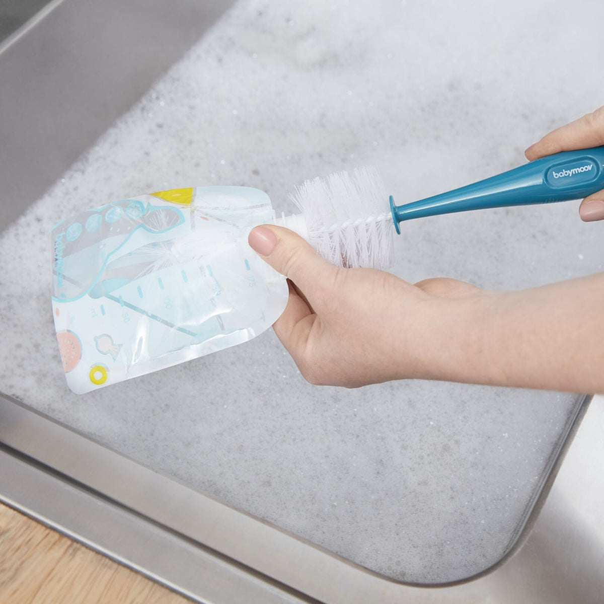 Babymoov Flaschenreiniger mit Saugnapf – 2-in-1 – Blau – Flaschenreiniger – MamaMilla