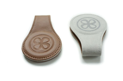 Cloby Magnetischer Wickelclip – Braunes Leder – Wickelclips – MamaMilla