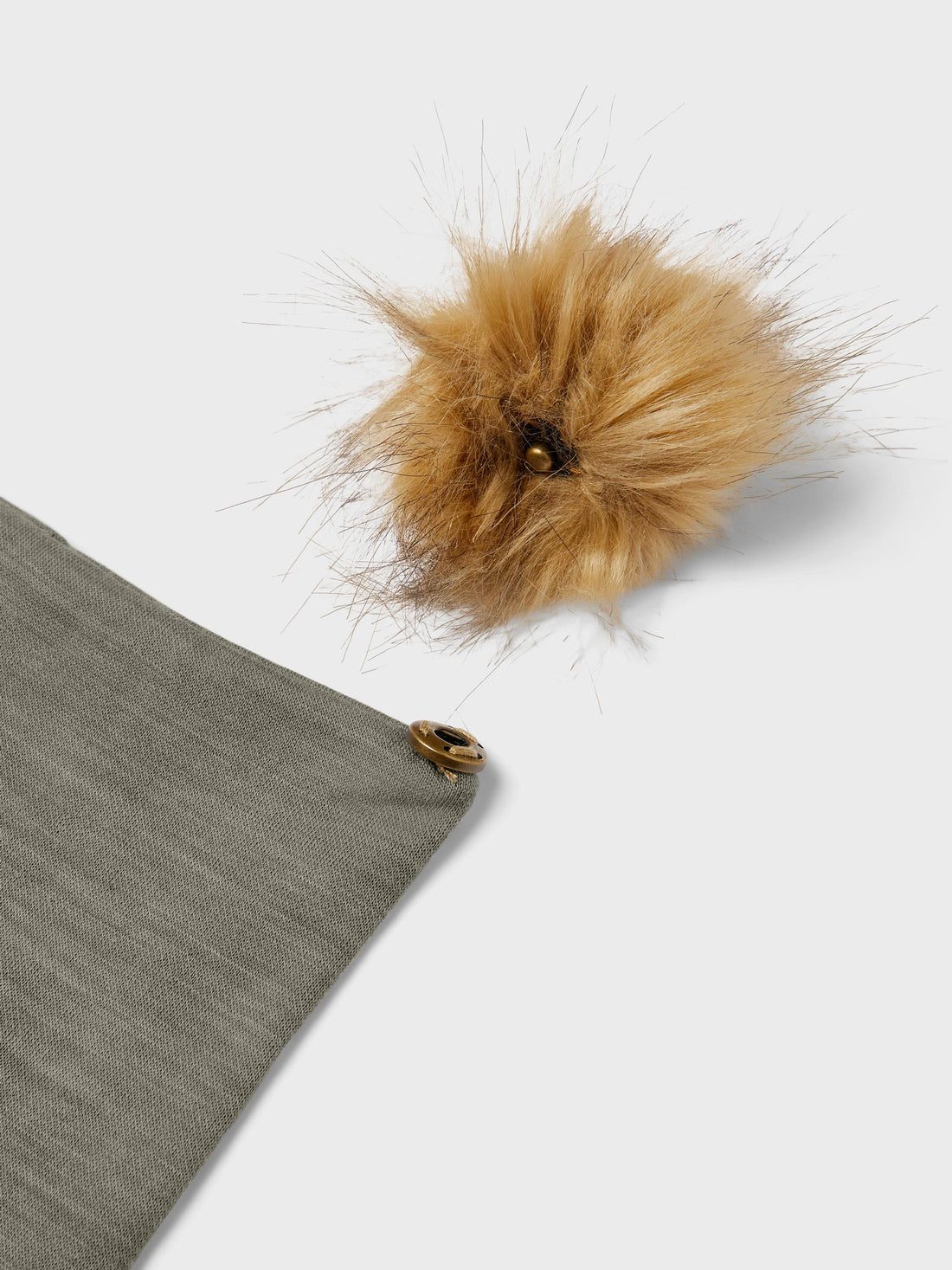 Name it Mütze aus Wolle mit Bommel – Wuppo – Vetiver – Babymütze – MamaMilla