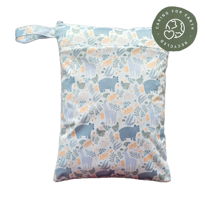 Der schwedische Wald | Wetbag mittel: Hopfenblüten weiß - - MamaMilla