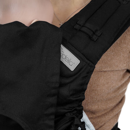 Fidella Fly Tai Tragehilfe – Chevron/Schwarz – Baby – Tragehilfe – MamaMilla