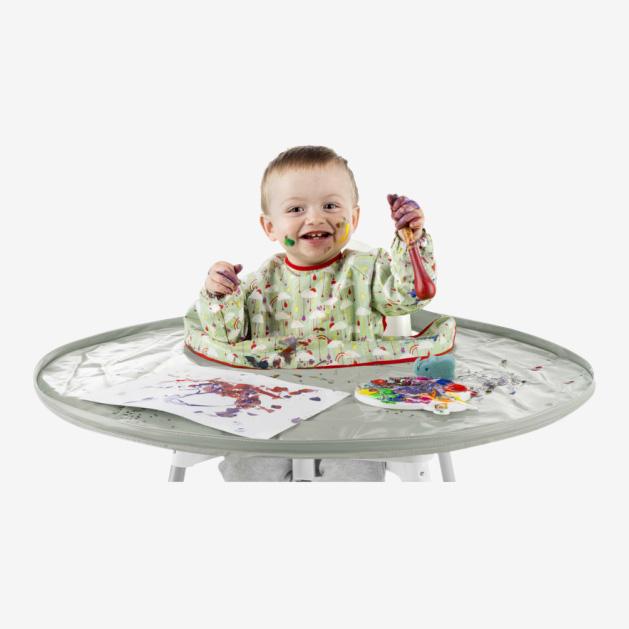 Tidy Tot Lätzchen und Tablett – SET – Graue Äpfel – Lätzchen mit Ärmeln – MamaMilla