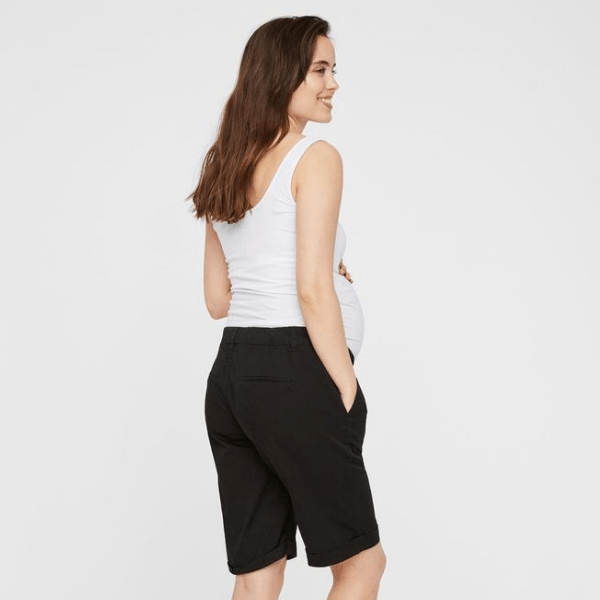 Mamalicious vente Bermudashorts – Schwarz – Umstandsmode – MamaMilla