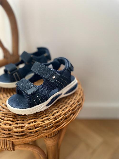Fabelhafte, leichte Sandalen mit Klettverschluss und Licht – Tusche – Schuhe – MamaMilla