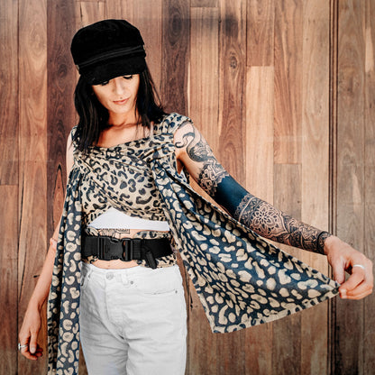 Fidella FlyClick Babytrage – Leopard Gold – Kleinkind – Babytrage – MamaMilla