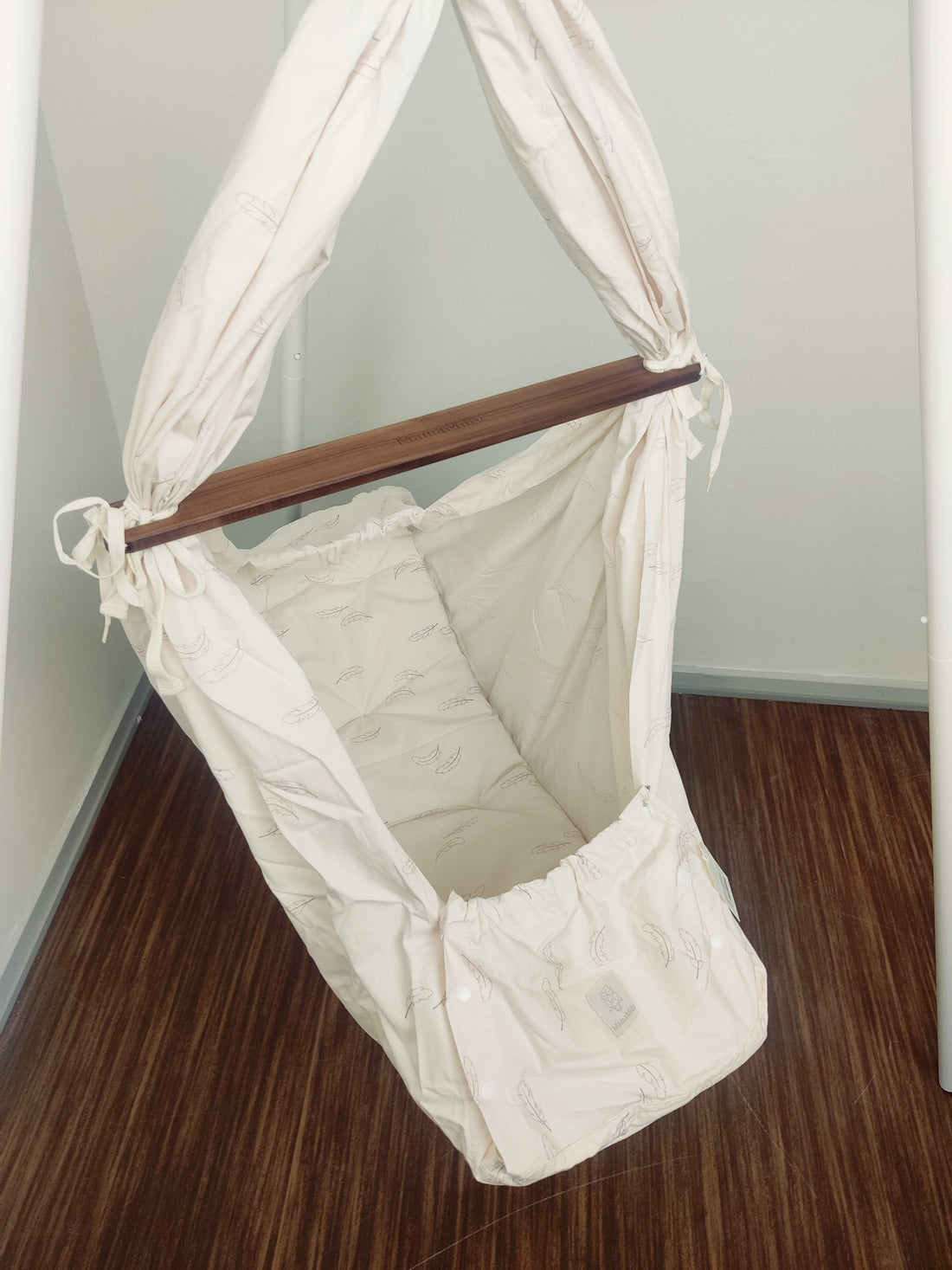 MamaMilla Sling-Wiege – Rosenfedern – Sling-Wiege – MamaMilla