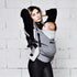 Love Radius Carrier – Hoodie Carrier – Dunkelgrau/Flanellgrau – Carrier – MamaMilla