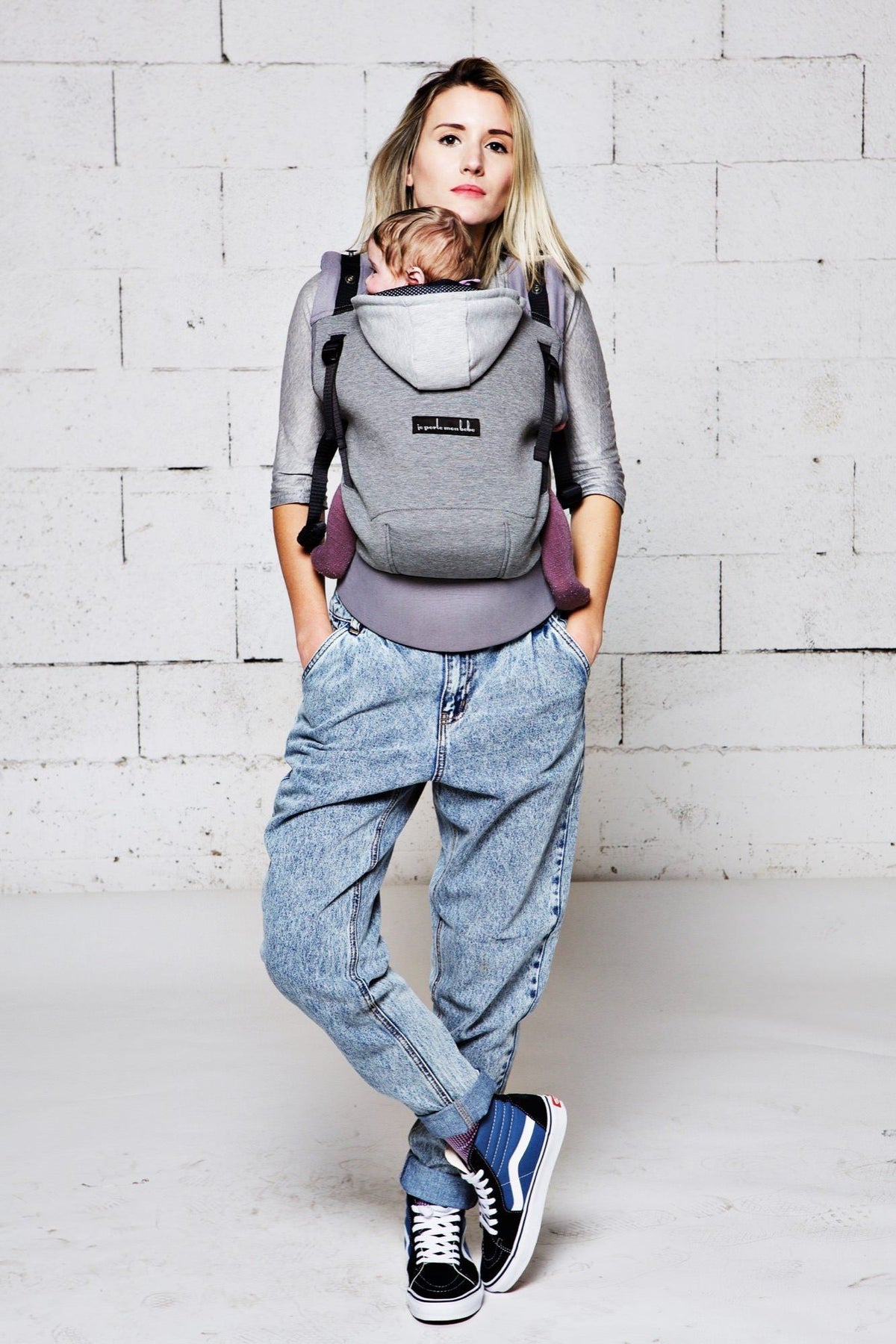 Love Radius Carrier – Hoodie Carrier – Dunkelgrau/Flanellgrau – Carrier – MamaMilla