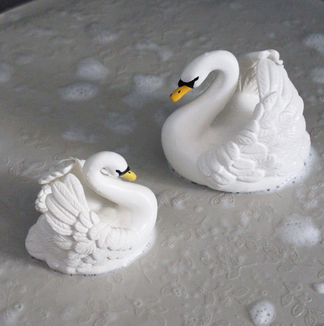 Natruba Badespielzeug aus Naturkautschuk – Schwan – Groß – Badespielzeug – MamaMilla