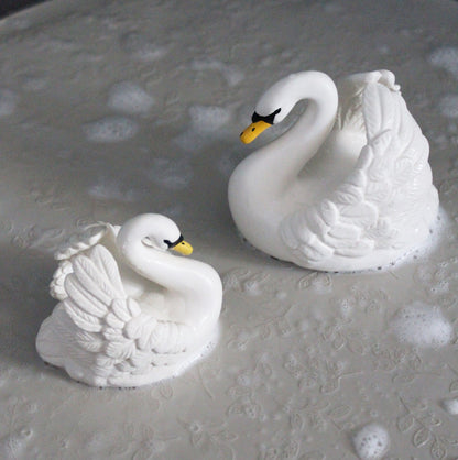 Natruba Badespielzeug aus Naturkautschuk – Schwan – Groß – Badespielzeug – MamaMilla