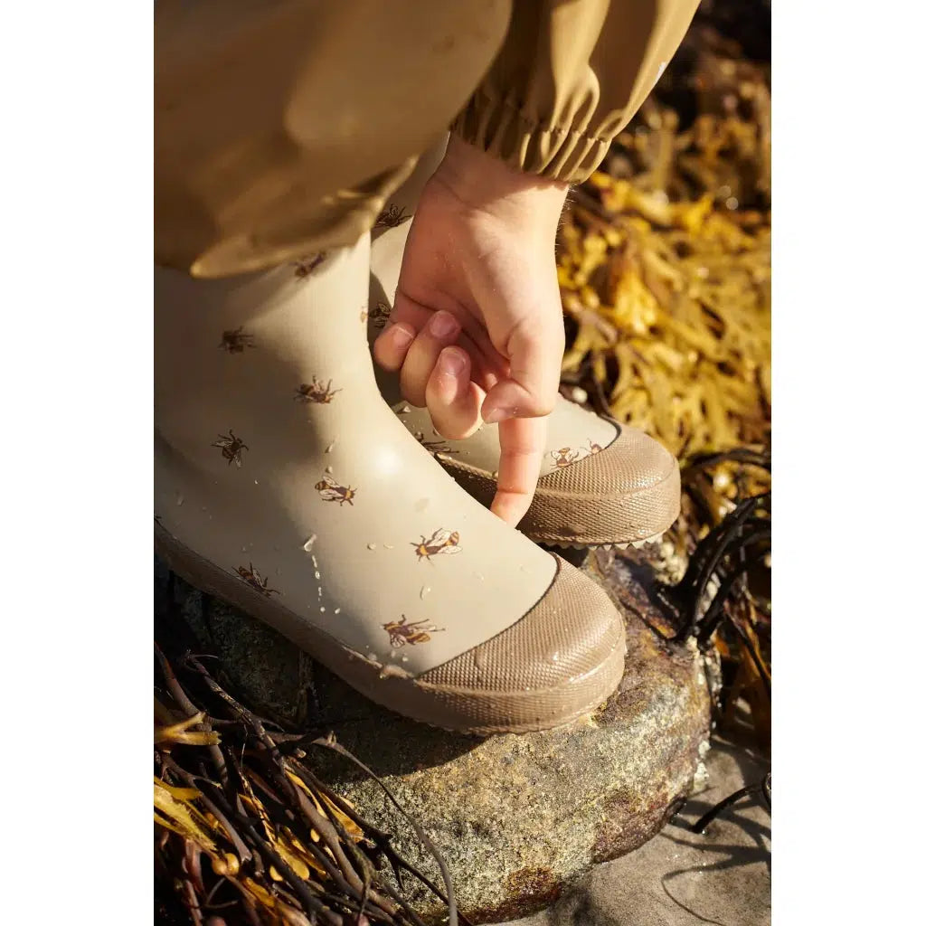 Weizenbedruckte Muddy-Gummistiefel - Gravel Bumblebee - Gummistiefel - MamaMilla