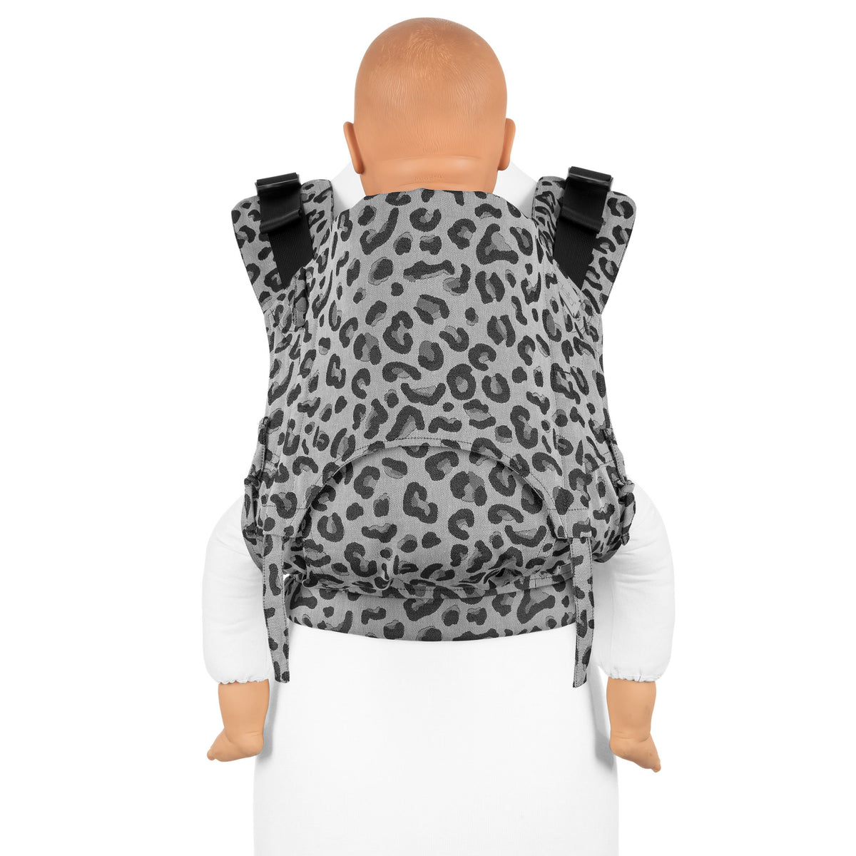 Fidella Fusion Fullbuckle Carrier – Leopard Silver – Baby – Tragehilfe – MamaMilla