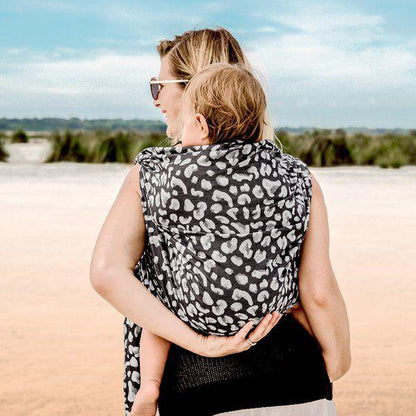 Fidella Festes Wickeltuch (6) – Leopard Silver – Wickeltuch – MamaMilla